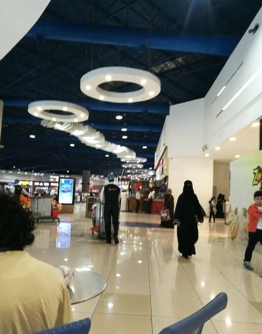 للبيع فندق فاخر في جدة يعتبر من اقرب الفنادق للمطار والعرب مول مساحة :750 متر