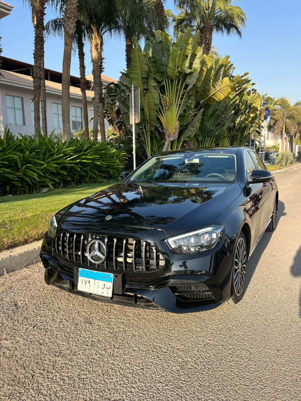 إيجار مرسيدس E200 بسائق في القاهرة — مطار | أفراح | رحلات خاصة