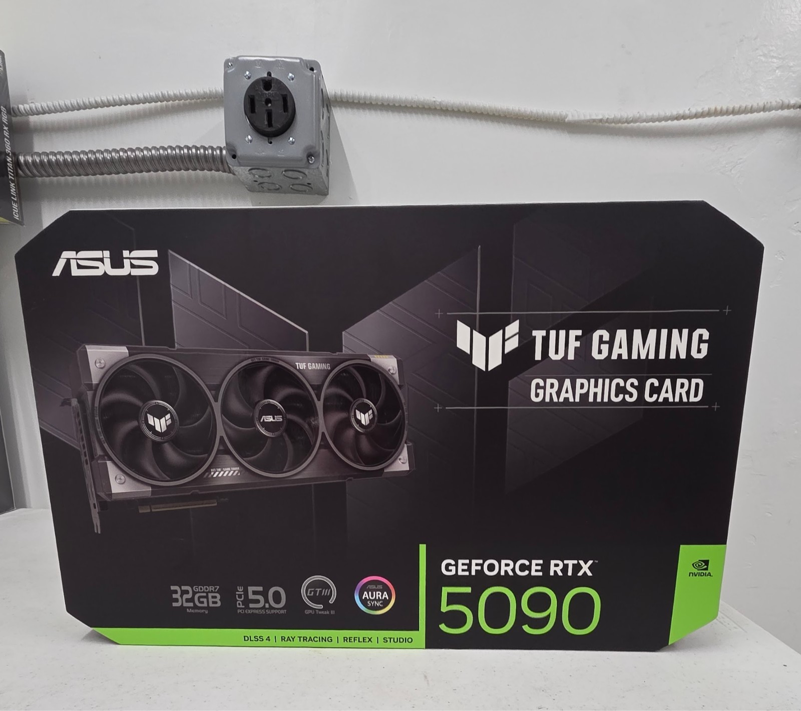 BRAND NEW ASUS GEFORCE RTX 5090 32GB GDDR7 GRAPHICS CARD
