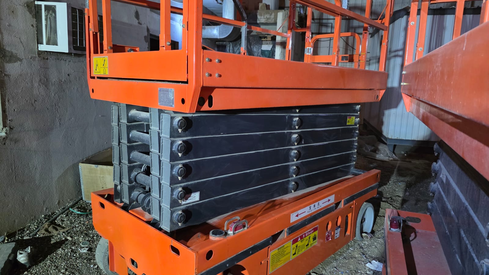 سيزرلفت للايجار في الرياض 12متر 14متر16متر18متر20متر للايجار في الرياض الدمام جده يومي شهري