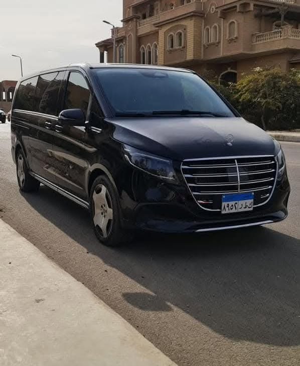 ايجار مرسيدس V300 فيانو بالسائق | سيارة عائلية فاخرة VIP للايجار Mercedes V Class
