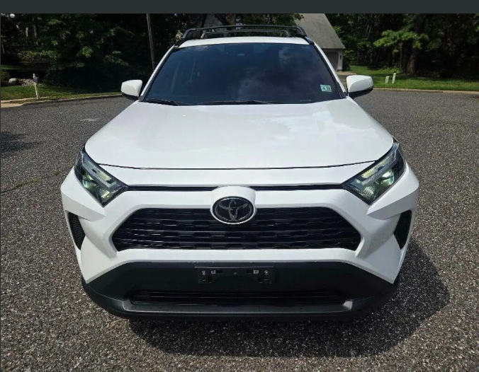 2025 Toyota Rav4 XLE Full Options White, No Acident Record , Full Service History with 5yrs warranty